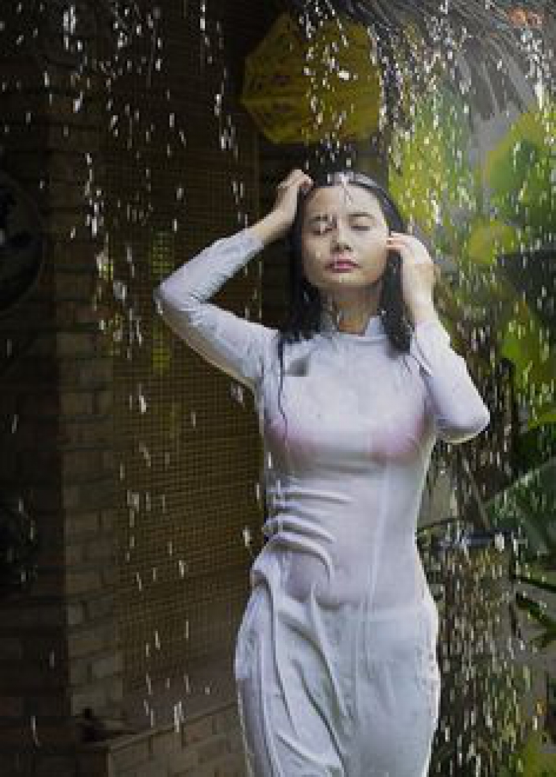 Áo dài - Mưa